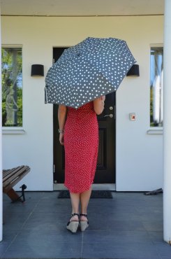 Paraply, kort, gr/vit, prick, Molly Marais