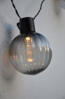 Ljusslinga ute/inne r�kf�rgade glober
