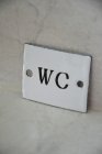 Skylt emalj WC, Ib Laursen