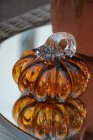 Glaspumpa, b�rnstensf�rgad, liten
