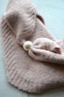 Miniscarf med p�rldetalj rosa