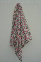 Sarong, "Rosa blommor vit botten"