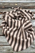Randig stickad scarf