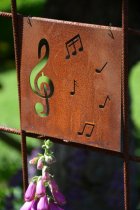 Skylt till armeringsn�t, Musik