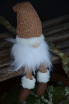 Tomte liten sittande brun