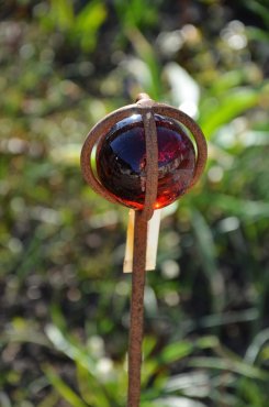 Glasklot p� pinne, r�d, 50 mm