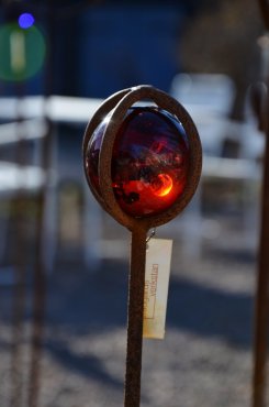 Glasklot p� pinne, r�d, 50 mm