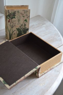 L�da med botaniskt m�nster, L, SLUT