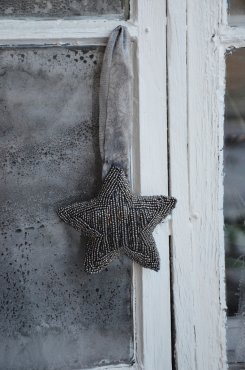 Stjrna prlor gr, med upphnge