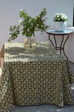 Duk Nadine svart, 150x300, Olsson & Jensen