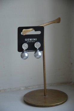 �rh�nge gr� h�ngande p�rlor, Gemini