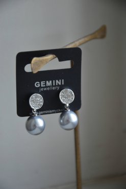 �rh�nge gr� h�ngande p�rlor, Gemini