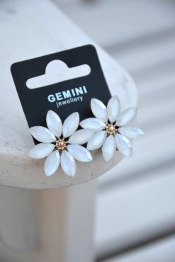�rh�nge Vita blommor, Gemini