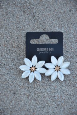�rh�nge Vita blommor, Gemini