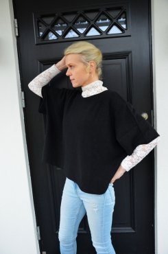 Poncho, stickad svart, one size