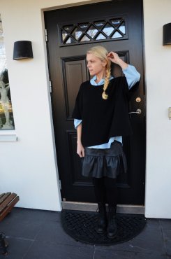 Poncho, stickad svart, one size