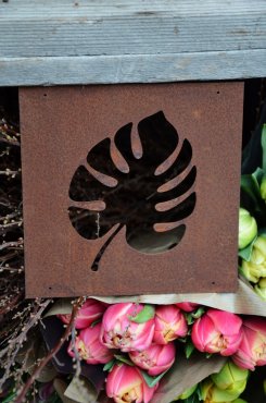 Skylt till armeringsnt, Monstera