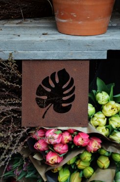 Skylt till armeringsnt, Monstera