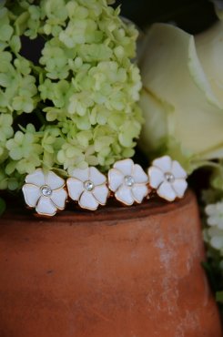 Hrklmma, vita blommor
