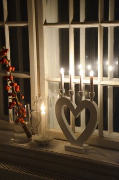 Ljusstake Vit Tr�hj�rta