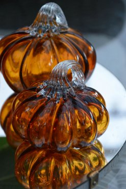 Glaspumpa, b�rnstensf�rgad, liten