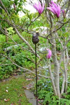 Regnmtare Grodprins, Eldgarden