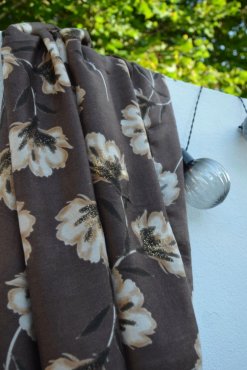 Sjal brun m blomm�nster, Mix By Heart