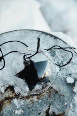 Ornament glaskula svart stjrna, House Doctor