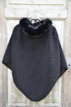 Teddyponcho svart