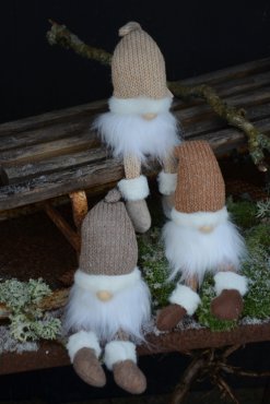Tomte liten sittande khaki