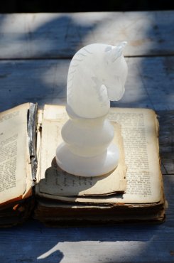 Springare, vit, Alabaster
