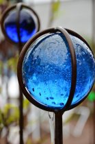 Glasklot på pinne, mellanblå, 100 mm