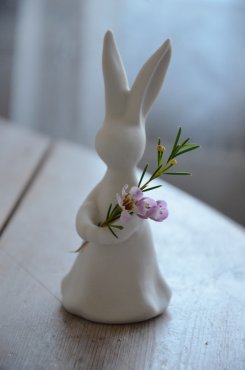 Majas kanin som kan hålla blommor osv, Majas Cottage